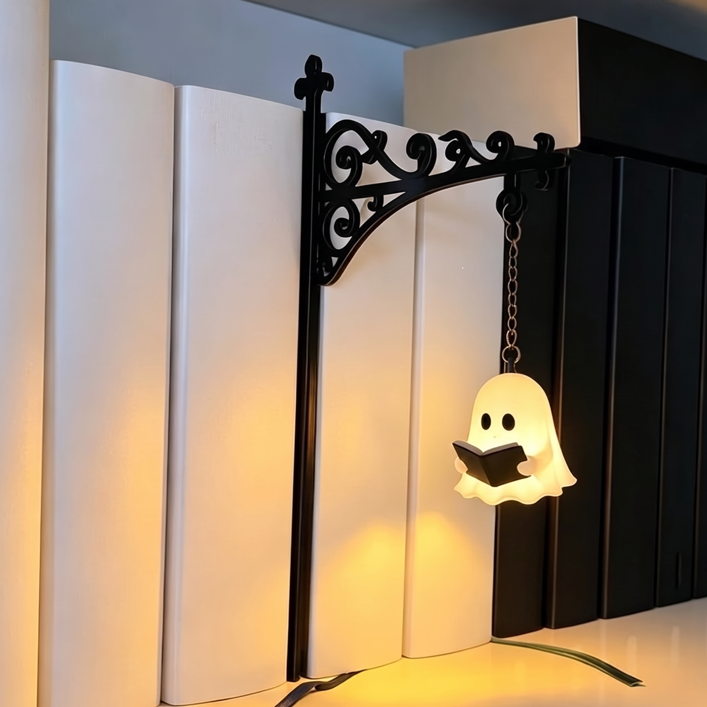 Bookshelf Lamp for Cosy Reading Corners